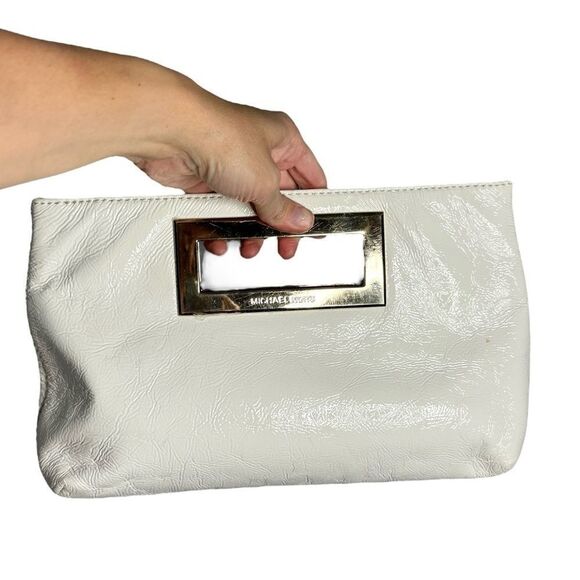 Michael Kors white crinkle patent leather cutout handle clutch bag - Picture 10 of 11